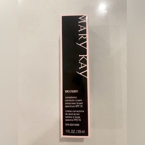 Mary Kay® CC Cream Sunscreen Broad Spectrum SPF 15* (Medium to Deep)